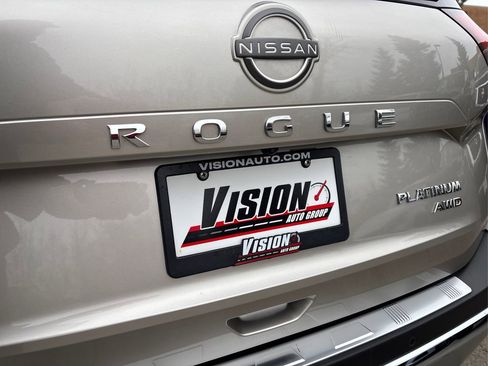 Used 2023 Nissan Rogue Platinum w/ Platinum Premium Package image 15