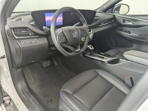 Used 2024 Buick Envista Sport Touring w/ Convenience II Package FWD image 11