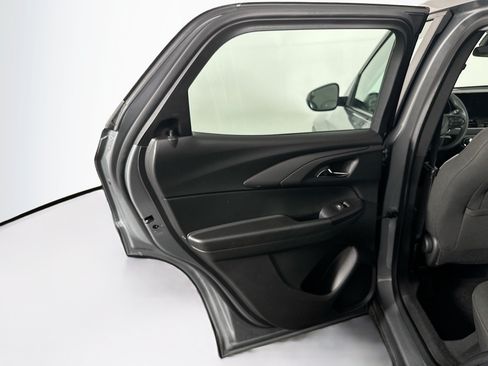 Used 2024 Chevrolet TrailBlazer LS FWD image 24