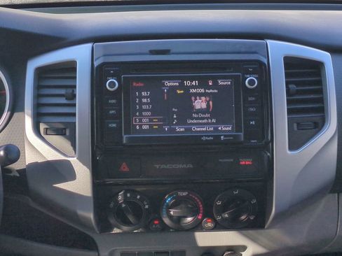 Used 2015 Toyota Tacoma PreRunner image 17