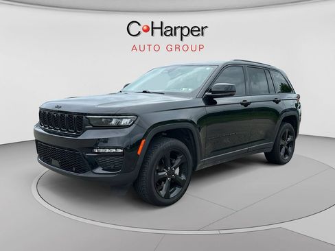 Used 2023 Jeep Grand Cherokee Limited w/ Luxury Tech Group II AWD/4WD image 7