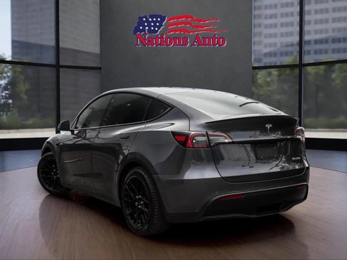 Used 2021 Tesla Model Y Performance image 3