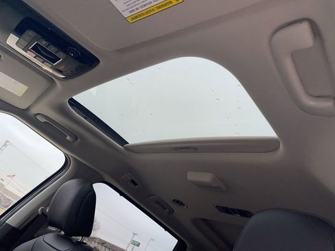 New 2026 Kia Carnival SX image 10