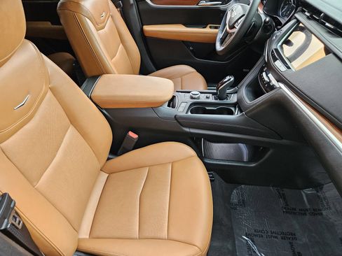 Used 2025 Cadillac XT5 Premium Luxury FWD image 17