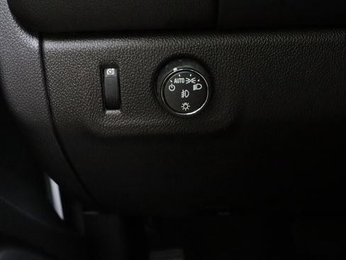 Used 2022 GMC Canyon Denali RWD image 25