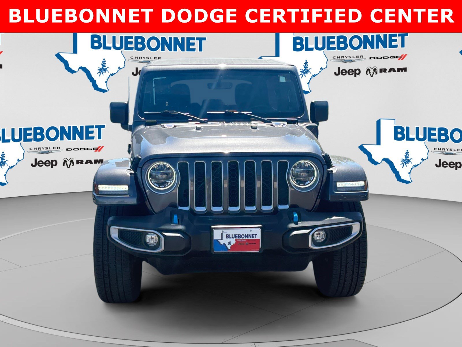 Used 2022 Jeep Wrangler Unlimited Sahara AWD/4WD image 2