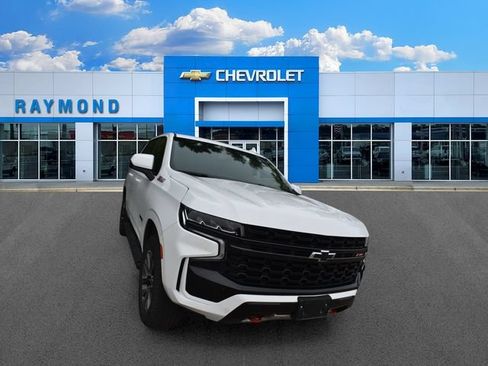 Used 2023 Chevrolet Tahoe Z71 w/ Luxury Package AWD/4WD image 8