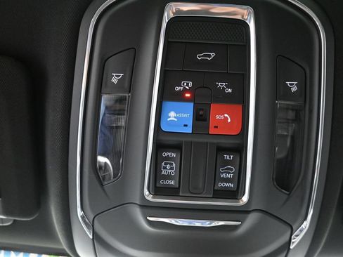 Used 2024 Jeep Grand Cherokee L Altitude AWD/4WD image 20