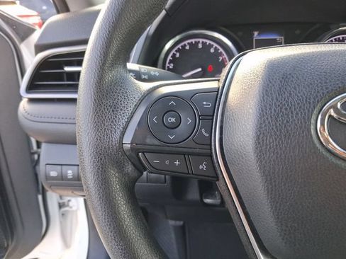 Used 2020 Toyota Camry LE FWD image 17