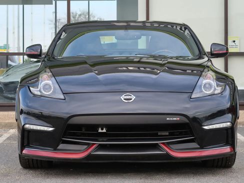 Used 2019 Nissan 370Z NISMO image 2
