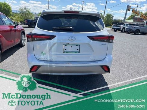 New 2026 Toyota Highlander Platinum AWD/4WD image 7