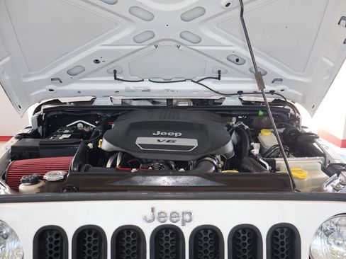 Used 2018 Jeep Wrangler Unlimited Sport w/ Connectivity Group AWD/4WD image 41