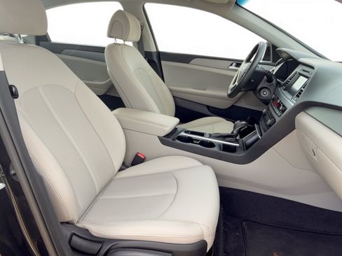 Used 2016 Hyundai Sonata SE w/ Cargo Package FWD image 29
