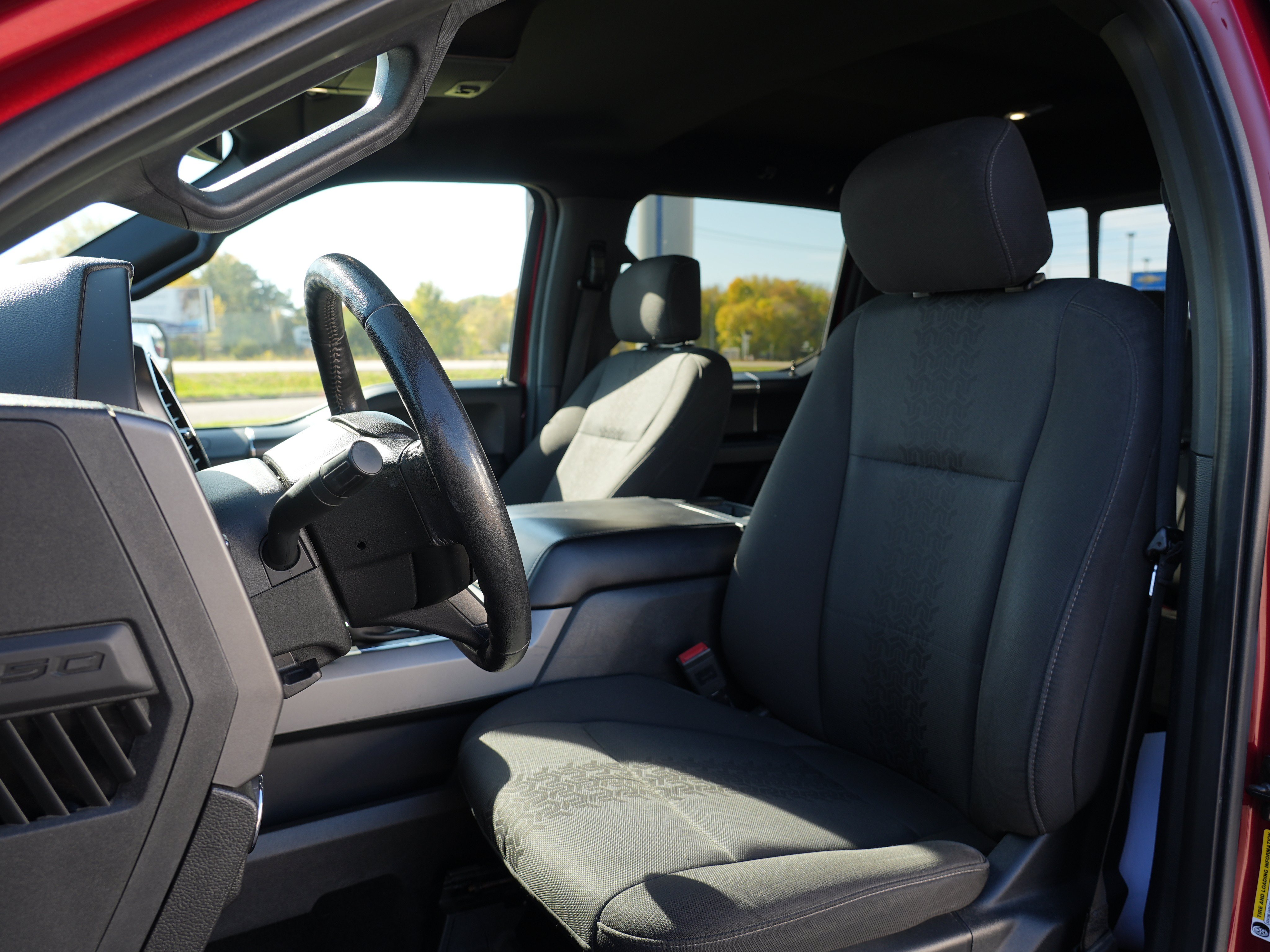 Used 2018 Ford F150 XLT w/ Equipment Group 302A Luxury AWD/4WD image 14