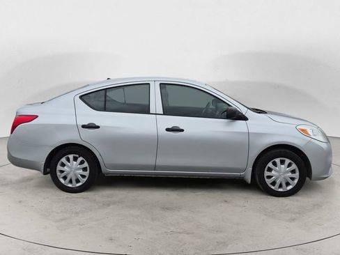Used 2012 Nissan Versa S FWD image 4