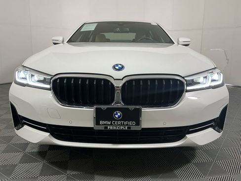 Certified 2023 BMW 530e xDrive w/ Premium Package image 3