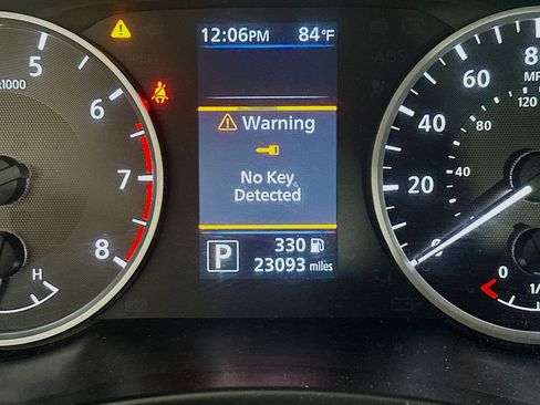 Used 2025 Nissan Sentra S image 18