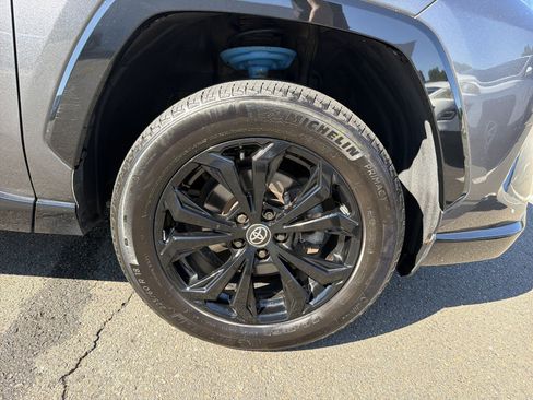 Used 2022 Toyota RAV4 XSE AWD/4WD image 9