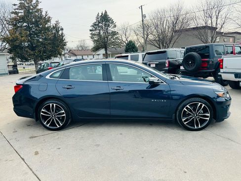 Used 2016 Chevrolet Malibu Premier w/ Driver Confidence Package II FWD image 2