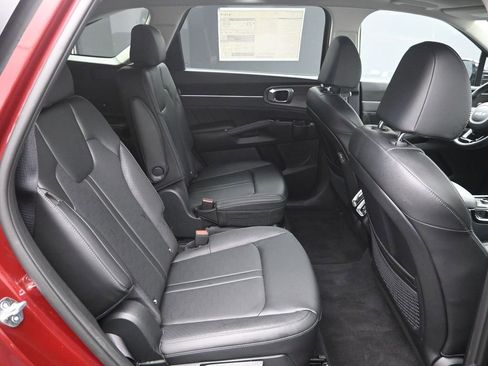 Certified 2025 Kia Sorento SX image 39