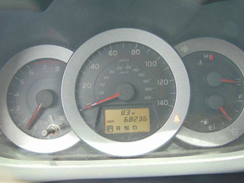 Used 2012 Toyota RAV4 4WD w/ Value Pkg image 4