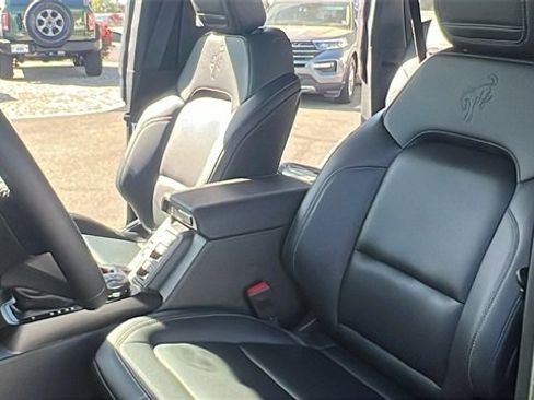 New 2025 Ford Bronco Badlands image 17