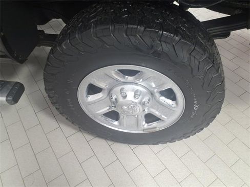 Used 2017 RAM 3500 Tradesman w/ Chrome Appearance Group image 8