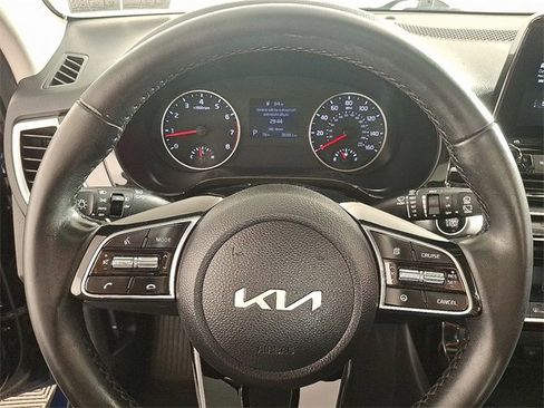 Used 2022 Kia Seltos EX image 20