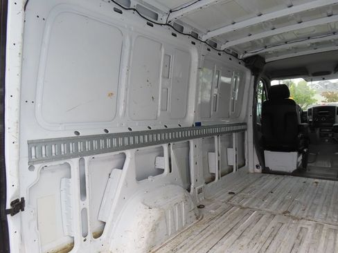 Used 2016 Mercedes-Benz Sprinter 2500 image 31