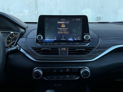 Used 2025 Nissan Altima 2.5 SV image 26