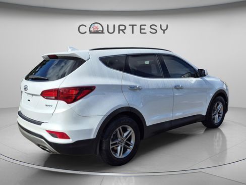 Used 2017 Hyundai Santa Fe Sport FWD image 5