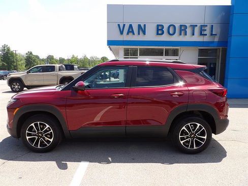 Certified 2024 Chevrolet TrailBlazer LT w/ Driver Confidence Package AWD/4WD image 2