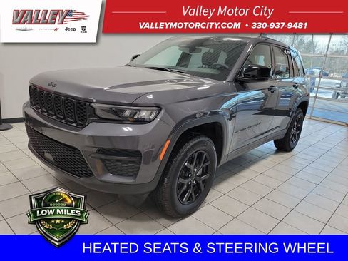 Used 2025 Jeep Grand Cherokee Altitude image 1