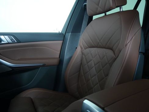 Used 2026 BMW X5 xDrive40i w/ M Sport Package AWD/4WD image 22