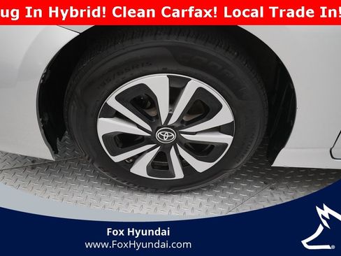 Used 2017 Toyota Prius Prime Premium image 26