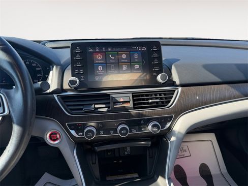 Used 2018 Honda Accord Touring image 11