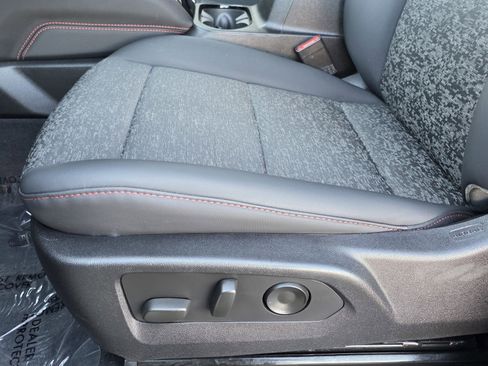 Used 2024 Chevrolet Colorado Z71 w/ Z71 Convenience Package 2 image 24