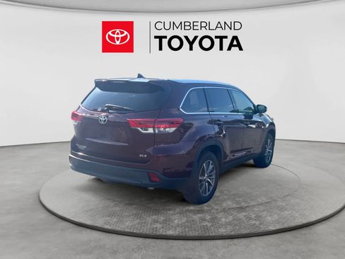 Used 2019 Toyota Highlander XLE FWD image 5