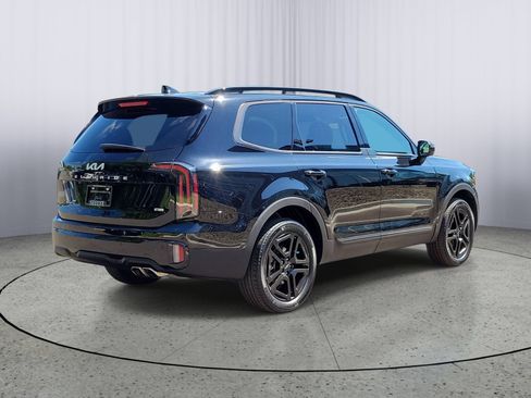 Used 2024 Kia Telluride EX X-Line AWD/4WD image 3