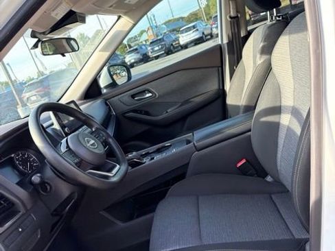 Used 2022 Nissan Rogue SV FWD image 12