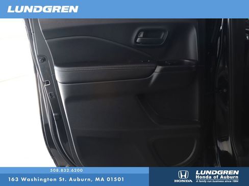 Used 2025 Honda Ridgeline Sport image 11