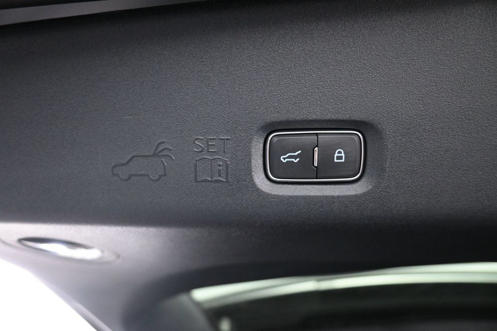 Used 2025 Ford Expedition Platinum w/ Stealth Performance Package AWD/4WD image 31