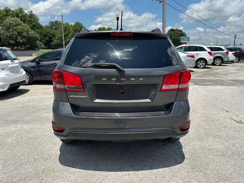 Used 2019 Dodge Journey SE w/ Blacktop Package FWD image 9