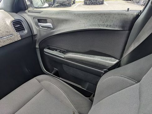 Used 2018 Dodge Charger SXT RWD image 19