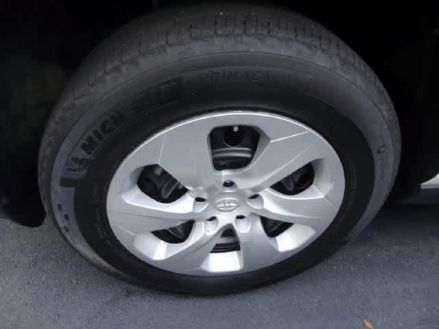 Certified 2025 Toyota RAV4 LE AWD/4WD image 13