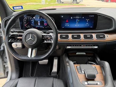 Used 2024 Mercedes-Benz GLS 580 4MATIC image 27