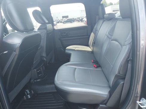Used 2021 RAM 2500 Tradesman w/ Chrome Appearance Group AWD/4WD image 13
