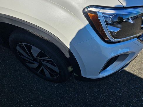 New 2025 Volkswagen Atlas SEL image 8