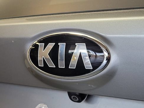 Used 2021 Kia Sorento S FWD image 10