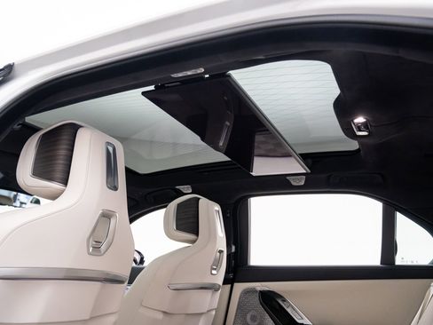 Certified 2024 BMW 760i xDrive image 19